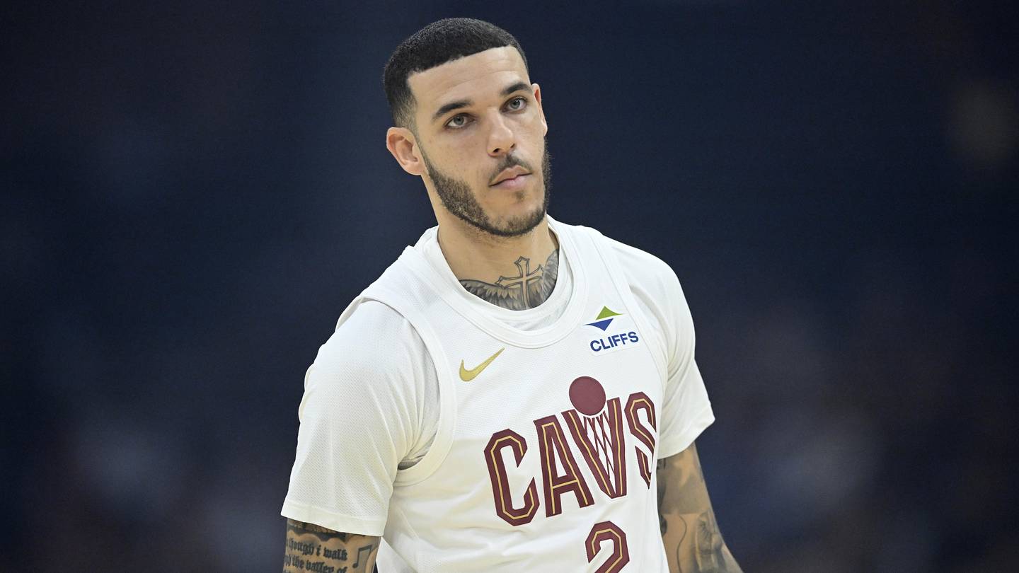 Lonzo Ball Unboxes New Big Baller Brand Shoes at Cavs Game
