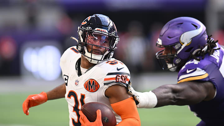 Nov 16, 2025; Minneapolis, Minnesota, USA; Chicago Bears free safety Kevin Byard (31) runs for a gain past Minnesota Vikings safety Josh Metellus (44) following an interception during the second quarter at U.S. Bank Stadium. Mandatory Credit: Jeffrey Becker-Imagn Images Nov 16, 2025; Minneapolis, Minnesota, USA; Chicago Bears free safety Kevin Byard (31) runs for a gain past Minnesota Vikings safety Josh Metellus (44) following an interception during the second quarter at U.S. Bank Stadium. Mandatory Credit: Jeffrey Becker-Imagn Images