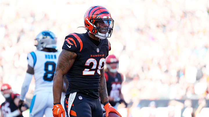 Cincinnati Bengals running back Joe Mixon (28) celebrates.