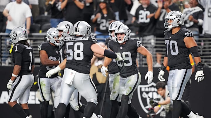 Nov 2, 2025; Paradise, Nevada, USA; Las Vegas Raiders tight end Brock Bowers (89) scores a touchdown during the second half against the Jacksonville Jaguars at Allegiant Stadium. Mandatory Credit: Kirby Lee-Imagn Images