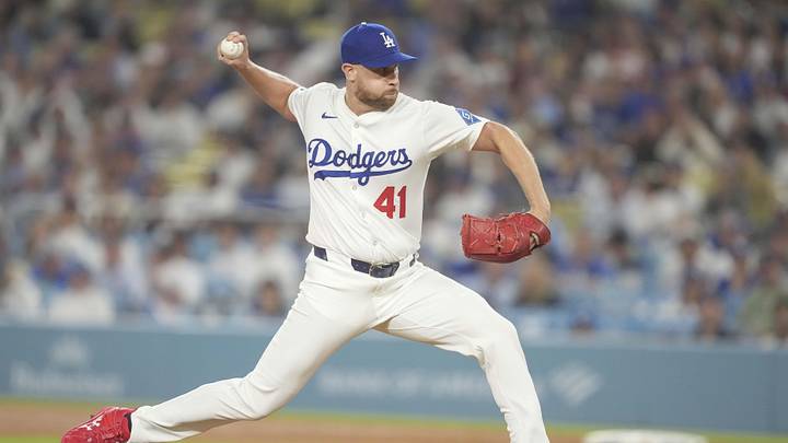 Aug 4, 2025; Los Angeles, California, USA; Los Angeles Dodgers pitcher Brock Stewart (41) delivers a pitch in the top of the ninth inning during an MLB game against the St. Louis Cardinals at Dodger Stadium. Mandatory Credit: Kirby Lee-Imagn Images