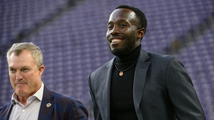 San Francisco 49ers general manager John Lynch (L) and Minnesota Vikings general manager Kwesi Adofo-Mensah (R)