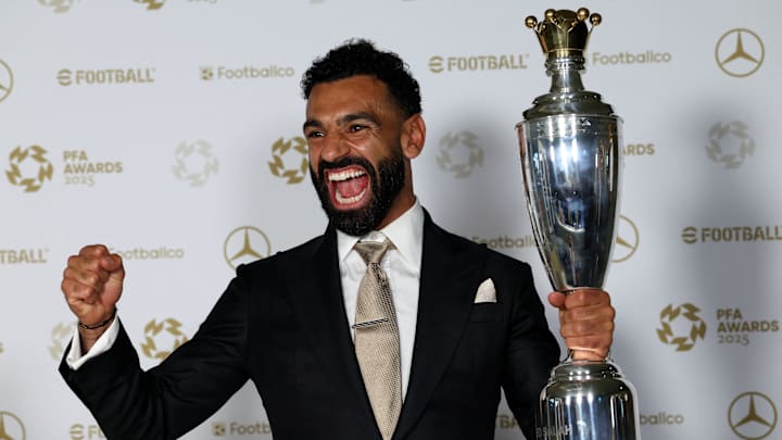 TOPSHOT-BRITAIN-FBL-AWARD
