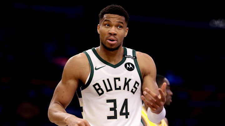 Milwaukee Bucks v Los Angeles Lakers