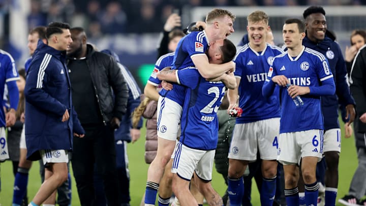 FC Schalke 04 vs FC St. Pauli - 2. Bundesliga