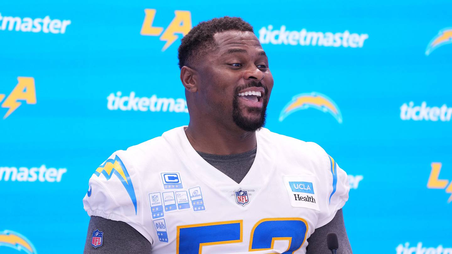 49ers Named Landing Spot for 9-Time Pro Bowl Edge Rusher