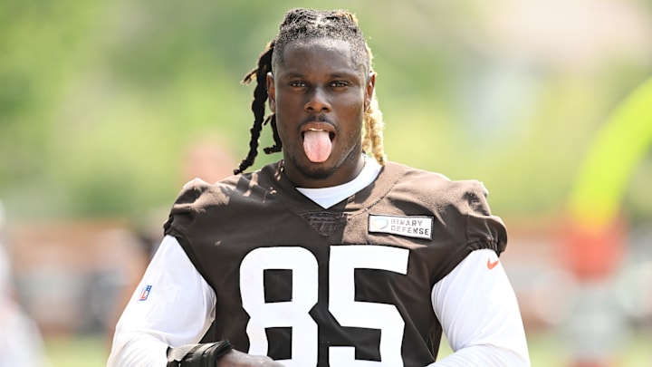 Jun 12, 2025; Berea, OH, USA;  Cleveland Browns tight end David Njoku (85) walks off the field during mini camp at CrossCountry Mortgage Campus. Mandatory Credit: Ken Blaze-Imagn Images