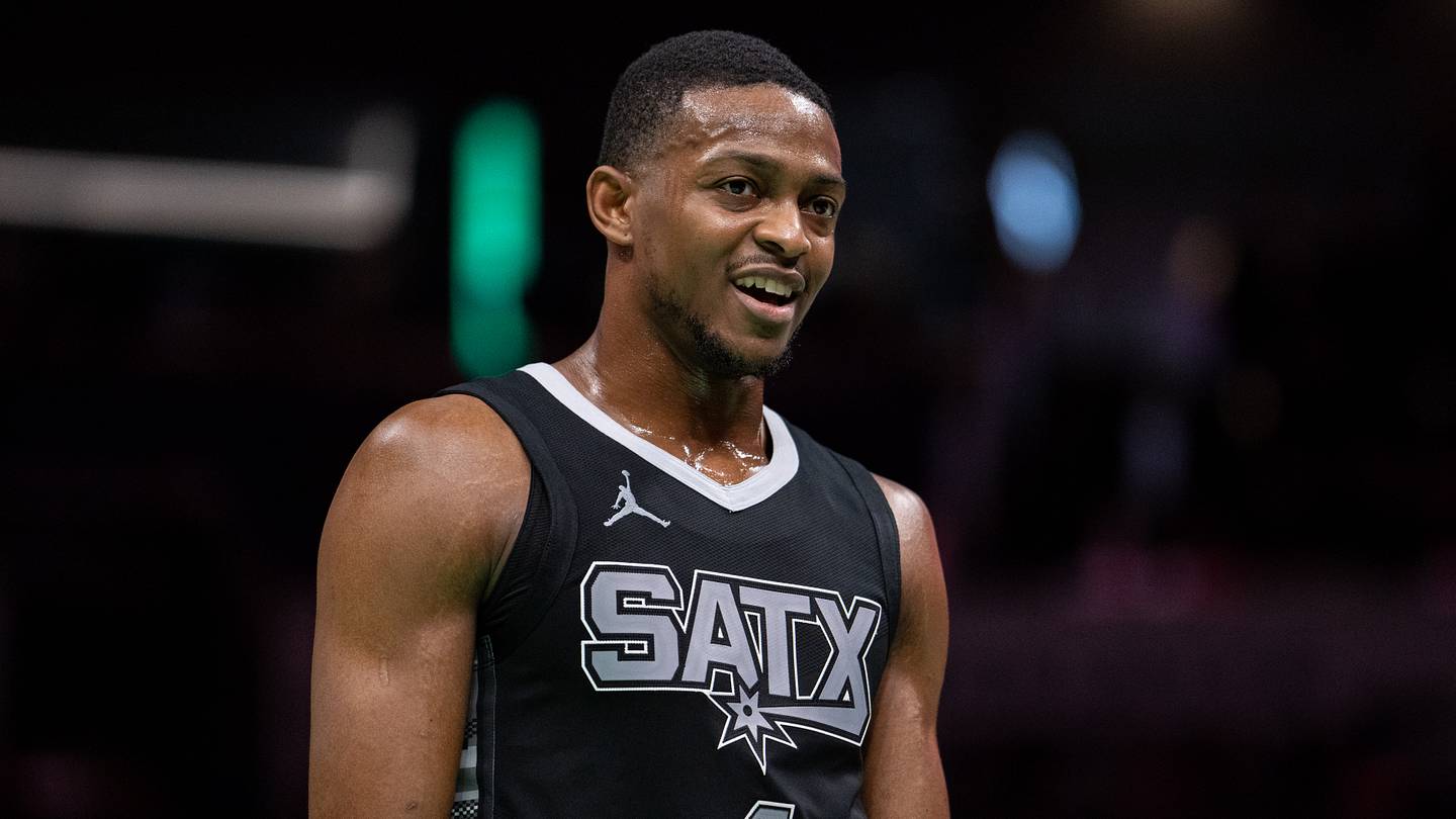 De’Aaron Fox Shines Amid Spurs' Injury Struggles