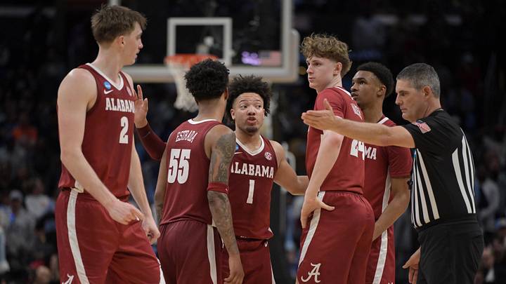 Mar 28, 2024; Los Angeles, CA, USA; Alabama Crimson Tide guard Mark Sears (1) talks teammates in a