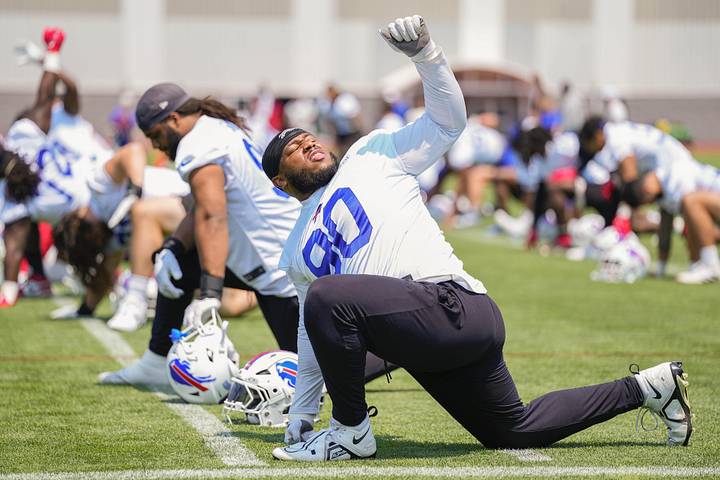 How Bills' DeWayne Carter Declaring Recovery Timeline Impacts Buffalo's  Draft Plan