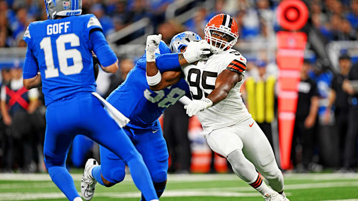 Sep 28, 2025; Detroit, Michigan, USA; Cleveland Browns defensive end Myles Garrett (95) tries to get around Detroit Lions offensive tackle Penei Sewell (58) during the second half at Ford Field. Mandatory Credit: Lon Horwedel-Imagn Images Sep 28, 2025; Detroit, Michigan, USA; Cleveland Browns defensive end Myles Garrett (95) tries to get around Detroit Lions offensive tackle Penei Sewell (58) during the second half at Ford Field. Mandatory Credit: Lon Horwedel-Imagn Images