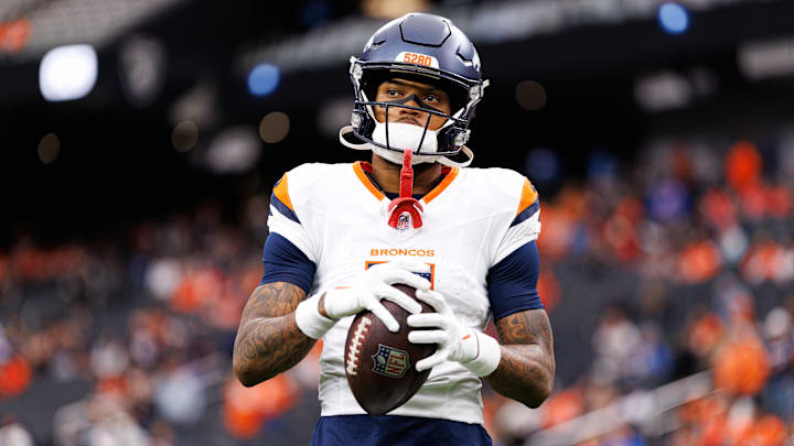 Denver Broncos v Las Vegas Raiders - NFL 2025