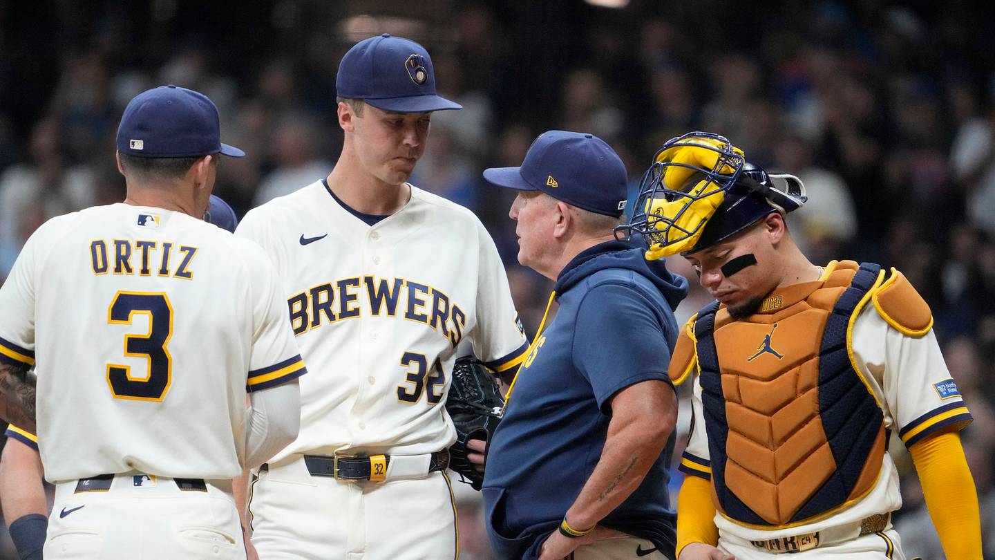 Pat Murphy continues to prove he's the best skipper in baseball with unique managerial techniques
