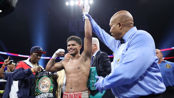 Shakur Stevenson retains WBC lightweight title with an underwhelming win at Prudential Center. 