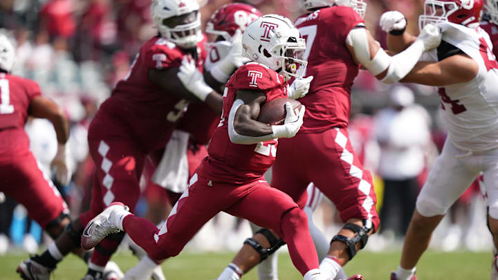 Temple Owls running back Terrez Worthy (25) rushes against the Oklahoma Sooners in the second half at Lincoln Financial Field. Temple Owls running back Terrez Worthy (25) rushes against the Oklahoma Sooners in the second half at Lincoln Financial Field.
