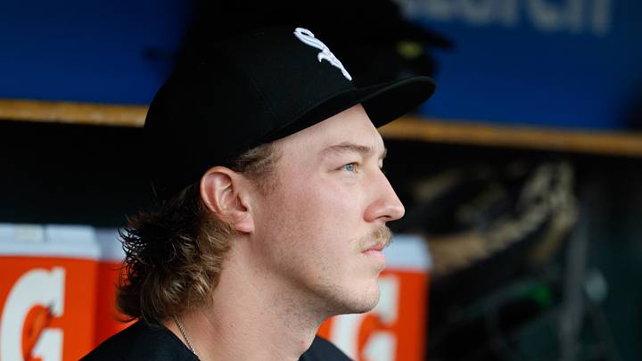 Aug 15, 2026; Detroit, Michigan, USA; Chicago White Sox pitcher Hagen Smith (32) sits in dugout in the first inning against the Detroit Tigers at Comerica Park. Mandatory Credit: Rick Osentoski-Imagn Images Aug 15, 2026; Detroit, Michigan, USA; Chicago White Sox pitcher Hagen Smith (32) sits in dugout in the first inning against the Detroit Tigers at Comerica Park. Mandatory Credit: Rick Osentoski-Imagn Images