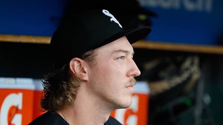 Aug 15, 2026; Detroit, Michigan, USA; Chicago White Sox pitcher Hagen Smith (32) sits in dugout in the first inning against the Detroit Tigers at Comerica Park. Mandatory Credit: Rick Osentoski-Imagn Images Aug 15, 2026; Detroit, Michigan, USA; Chicago White Sox pitcher Hagen Smith (32) sits in dugout in the first inning against the Detroit Tigers at Comerica Park. Mandatory Credit: Rick Osentoski-Imagn Images