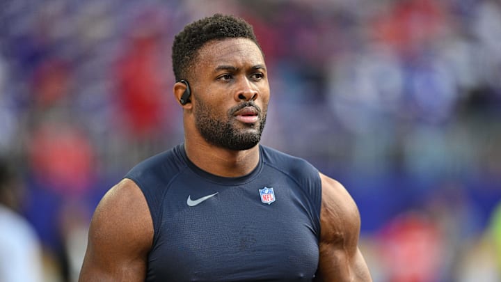 Sep 22, 2024; Minneapolis, Minnesota, USA; Houston Texans defensive end Danielle Hunter (55) warms up before the game against the Minnesota Vikings at U.S. Bank Stadium. Sep 22, 2024; Minneapolis, Minnesota, USA; Houston Texans defensive end Danielle Hunter (55) warms up before the game against the Minnesota Vikings at U.S. Bank Stadium.