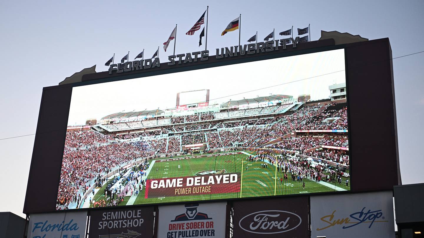 FSU couldn’t turn on its stadium lights, and Florida fans supplied the punchlines