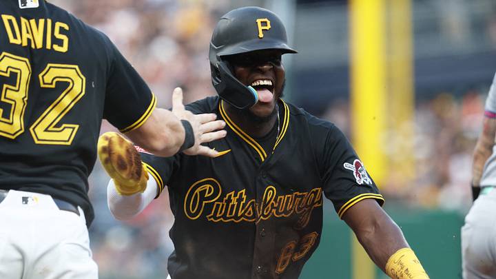Aug 8, 2026; Pittsburgh, Pennsylvania, USA; Pittsburgh Pirates right fielder Ronny Simon (63) reacts with catcher Henry Davis (32) after scoring a run against the New York Mets during the third inning at PNC Park. Mandatory Credit: Charles LeClaire-Imagn Images Aug 8, 2026; Pittsburgh, Pennsylvania, USA; Pittsburgh Pirates right fielder Ronny Simon (63) reacts with catcher Henry Davis (32) after scoring a run against the New York Mets during the third inning at PNC Park. Mandatory Credit: Charles LeClaire-Imagn Images