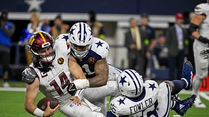 Nov 23, 2023; Arlington, Texas, USA; Dallas Cowboys linebacker Micah Parsons (11) and defensive end