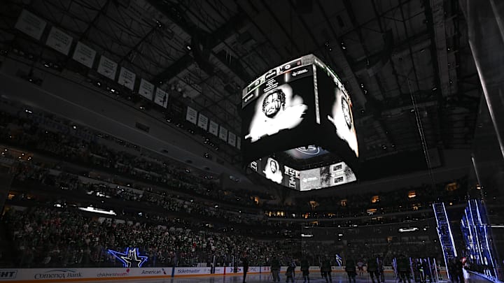 The Dallas Stars and Anaheim Ducks observe a moment of silence to honor Dallas Cowboys defensive end Marshawn Kneeland