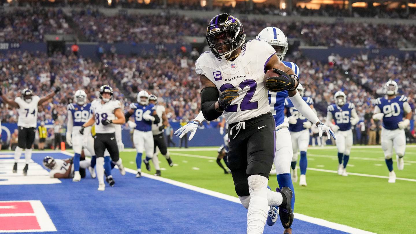 Derrick Henry Dominated The Colts On Under Center Rushes, Putting NFL On Notice While Climbing Record Book