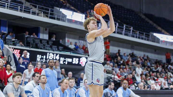 Liberty guard and Russellville graduate Taelon Peter