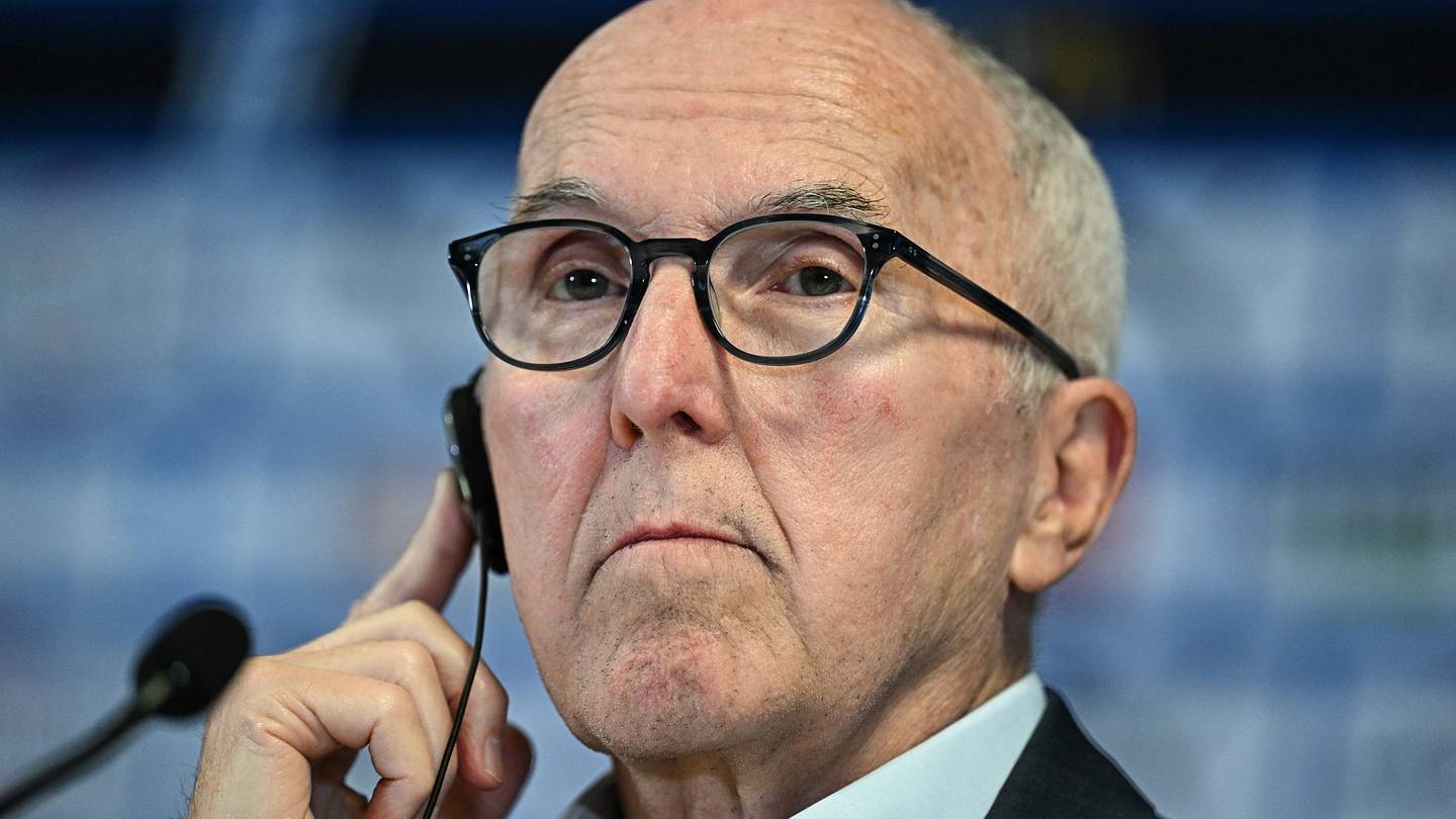 OM : Le gros coup de pression que veulent exercer Frank McCourt et Medhi Benatia sur les joueurs Marseillais