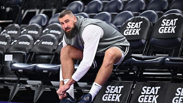 Feb 26, 2025; Salt Lake City, Utah, USA;  Sacramento Kings center Jonas Valanciunas (17) prepares to warm up before a game against the Utah Jazz at Delta Center. Mandatory Credit: Jamie Sabau-Imagn Images