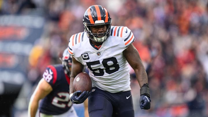 Sep 25, 2022; Chicago, Illinois, USA; Chicago Bears inside linebacker Roquan Smith (58) runs with