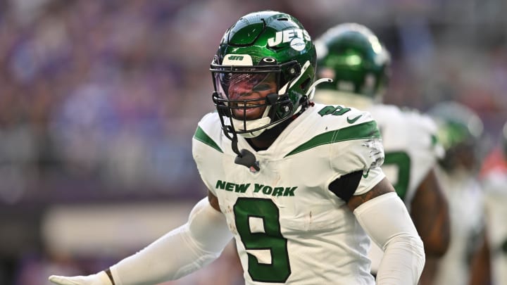 Dec 4, 2022; Minneapolis, Minnesota, USA; New York Jets linebacker Kwon Alexander (9) in action during the game against the Minnesota Vikings at U.S. Bank Stadium. Mandatory Credit: Jeffrey Becker-USA TODAY Sports