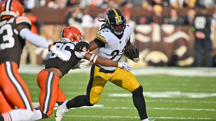 Pittsburgh Steelers v Cleveland Browns