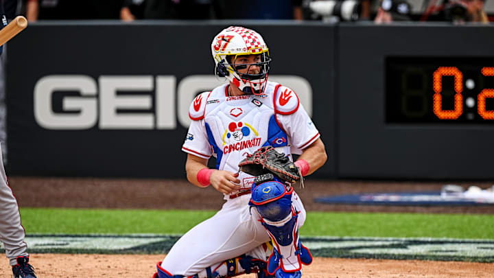 Aug 3, 2025; Bristol, Tennessee, USA; Cincinnati Reds catcher Tyler Stephenson (37) looks to the dugout in his Ricky Bobby inspired catching gear at Bristol Motor Speedway. Mandatory Credit: Bryan Lynn-Imagn Images Aug 3, 2025; Bristol, Tennessee, USA; Cincinnati Reds catcher Tyler Stephenson (37) looks to the dugout in his Ricky Bobby inspired catching gear at Bristol Motor Speedway. Mandatory Credit: Bryan Lynn-Imagn Images