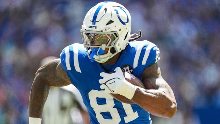 Indianapolis Colts tight end Mo Alie-Cox (81) rushes up the field Sunday, Sept. 7, 2025, during the game at Lucas Oil Stadium in Indianapolis. The Indianapolis Colts defeated the Miami Dolphins, 33-8. Indianapolis Colts tight end Mo Alie-Cox (81) rushes up the field Sunday, Sept. 7, 2025, during the game at Lucas Oil Stadium in Indianapolis. The Indianapolis Colts defeated the Miami Dolphins, 33-8.