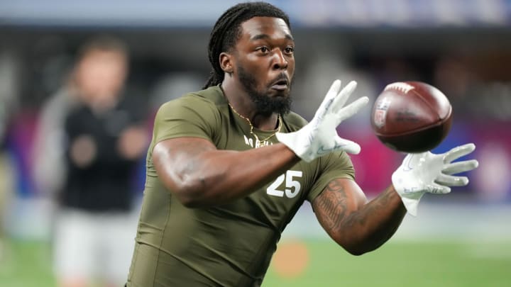 Mar 2, 2023; Indianapolis, IN, USA; Kansas linebacker Lonnie Phelps (LB25) participates in drills during the NFL Combine at Lucas Oil Stadium. Mandatory Credit: Kirby Lee-USA TODAY Sports Mar 2, 2023; Indianapolis, IN, USA; Kansas linebacker Lonnie Phelps (LB25) participates in drills during the NFL Combine at Lucas Oil Stadium. Mandatory Credit: Kirby Lee-USA TODAY Sports