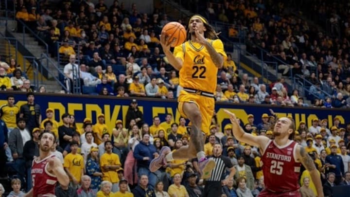 Chris Bell soars to the basket