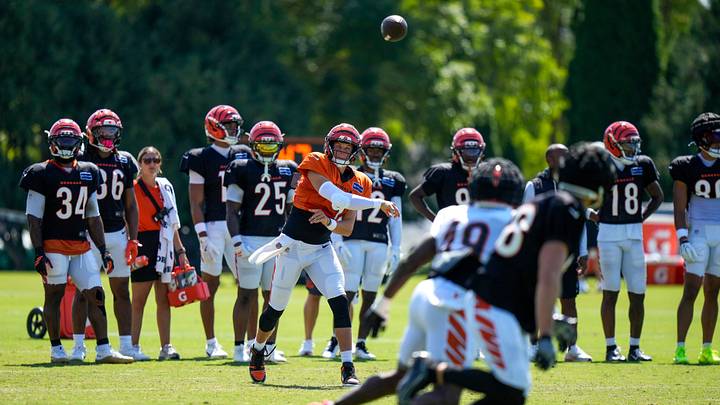 Cincinnati Bengals quarterback Joe Burrow (9) Cincinnati Bengals quarterback Joe Burrow (9)