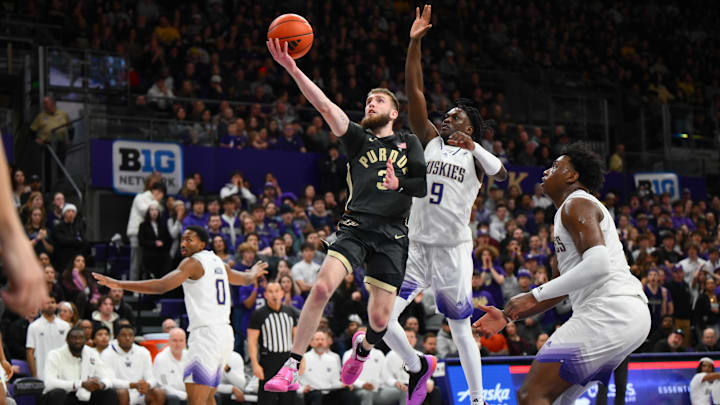 Purdue Boilermakers guard Braden Smith (3) shoots the ball while guarded by Washington Huskies guard Zoom Diallo (9) 