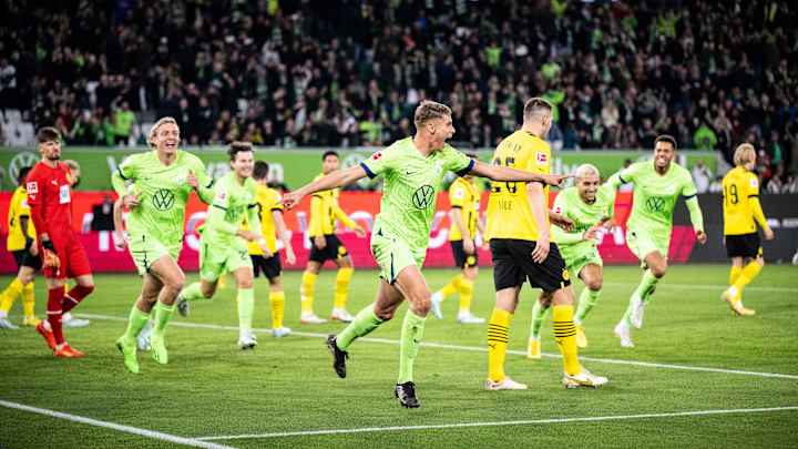 Micky van den Ven bejubelt das 1:0