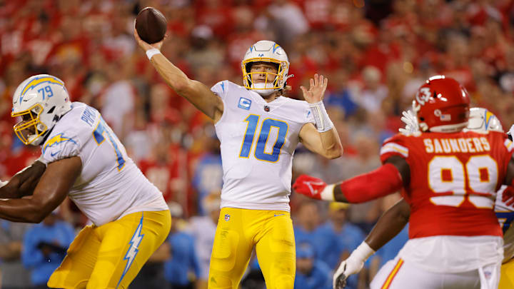 Los Angeles Chargers v Kansas City Chiefs