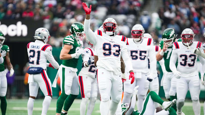 Patriots defense linesmen Leonard Taylor III 