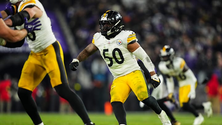 Steelers linebacker Elandon Roberts