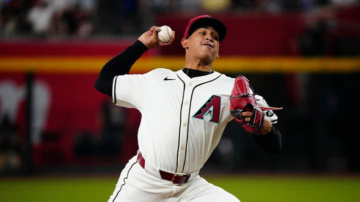 Diamondbacks pitcher Yilber Diaz (45) pitches in the first inning during a game against the Blue Jays at Chase Field in Phoenix on Saturday, July 13, 2024. Diamondbacks pitcher Yilber Diaz (45) pitches in the first inning during a game against the Blue Jays at Chase Field in Phoenix on Saturday, July 13, 2024.