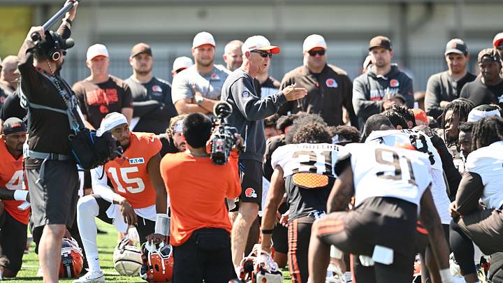 Aug 4, 2026; Berea, OH, USA; Cleveland Browns head coach Todd Monken talks to the team during training camp at CrossCountry Mortgage Campus. Mandatory Credit: Ken Blaze-Imagn Images Aug 4, 2026; Berea, OH, USA; Cleveland Browns head coach Todd Monken talks to the team during training camp at CrossCountry Mortgage Campus. Mandatory Credit: Ken Blaze-Imagn Images