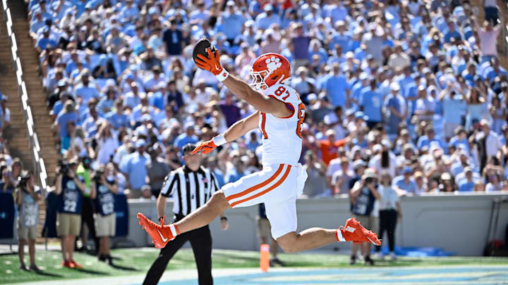 Oct 4, 2025; Chapel Hill, North Carolina, USA;  Clemson Tigers tight end Christian Bentancur (87) scores in the first quarter at Kenan Stadium. Mandatory Credit: Bob Donnan-Imagn Images