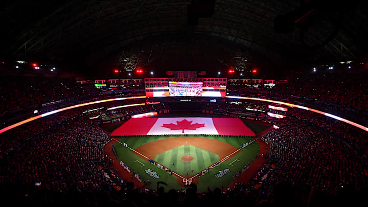 World Series - Los Angeles Dodgers v Toronto Blue Jays - Game Two World Series - Los Angeles Dodgers v Toronto Blue Jays - Game Two