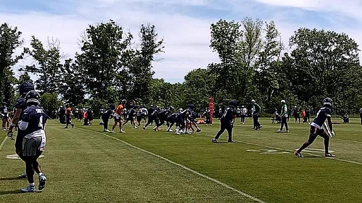 The Bears offense runs through plays during the start of OTAs on Wednesday at Halas Hall.