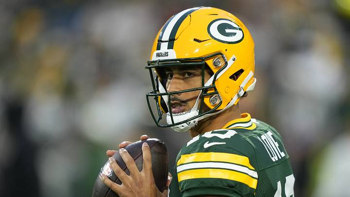 Green Bay Packers quarterback Jordan Love (10) warms up