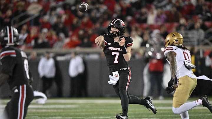 Oct 25, 2025; Louisville, Kentucky, USA; Louisville Cardinals quarterback Miller Moss (7) passes against Boston College Eagles defensive back Omar Thornton (0) during the second half at L&N Federal Credit Union Stadium. Mandatory Credit: Jamie Rhodes-Imagn Images Oct 25, 2025; Louisville, Kentucky, USA; Louisville Cardinals quarterback Miller Moss (7) passes against Boston College Eagles defensive back Omar Thornton (0) during the second half at L&N Federal Credit Union Stadium. Mandatory Credit: Jamie Rhodes-Imagn Images